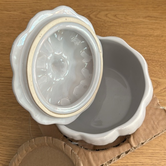 Ceramic Stoneware Pumpkin Jar - Picture 4 of 4